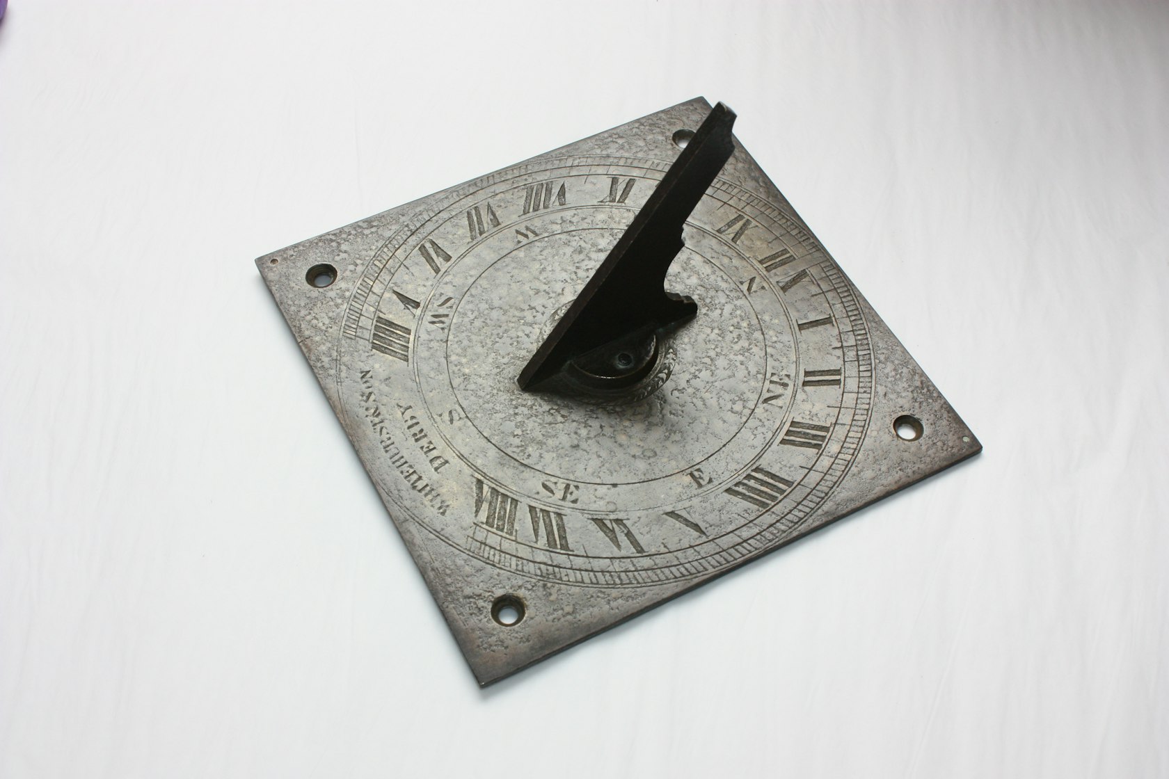 Bronze sundial made by John Whitehurst II