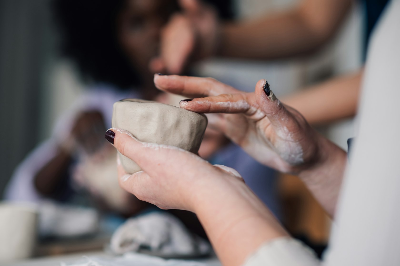 Cropped,Picture,Of,An,Unrecognizable,Craftswoman’s,Hands,Making,Earthenware,And